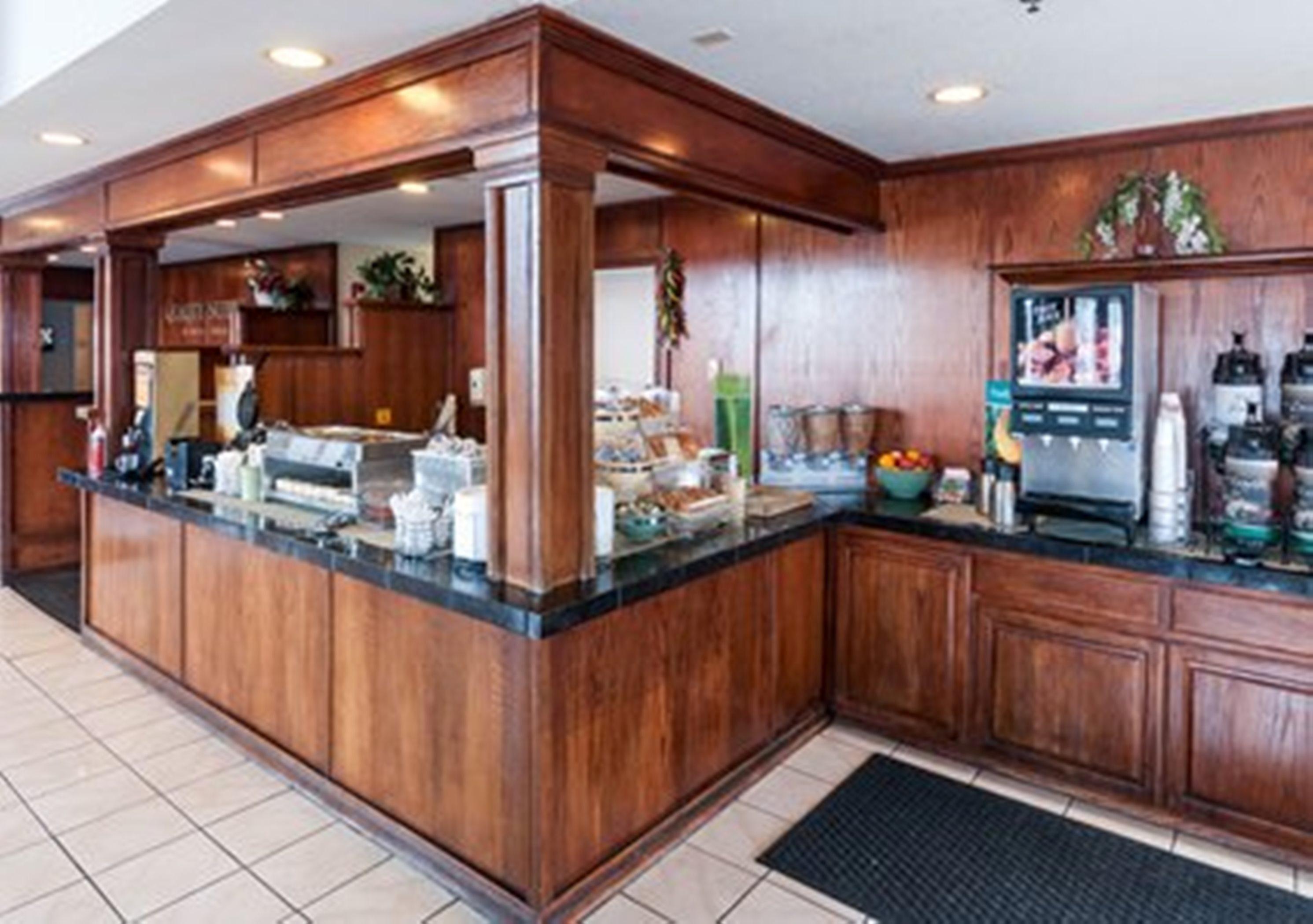 Quality Airport Hotel 3*