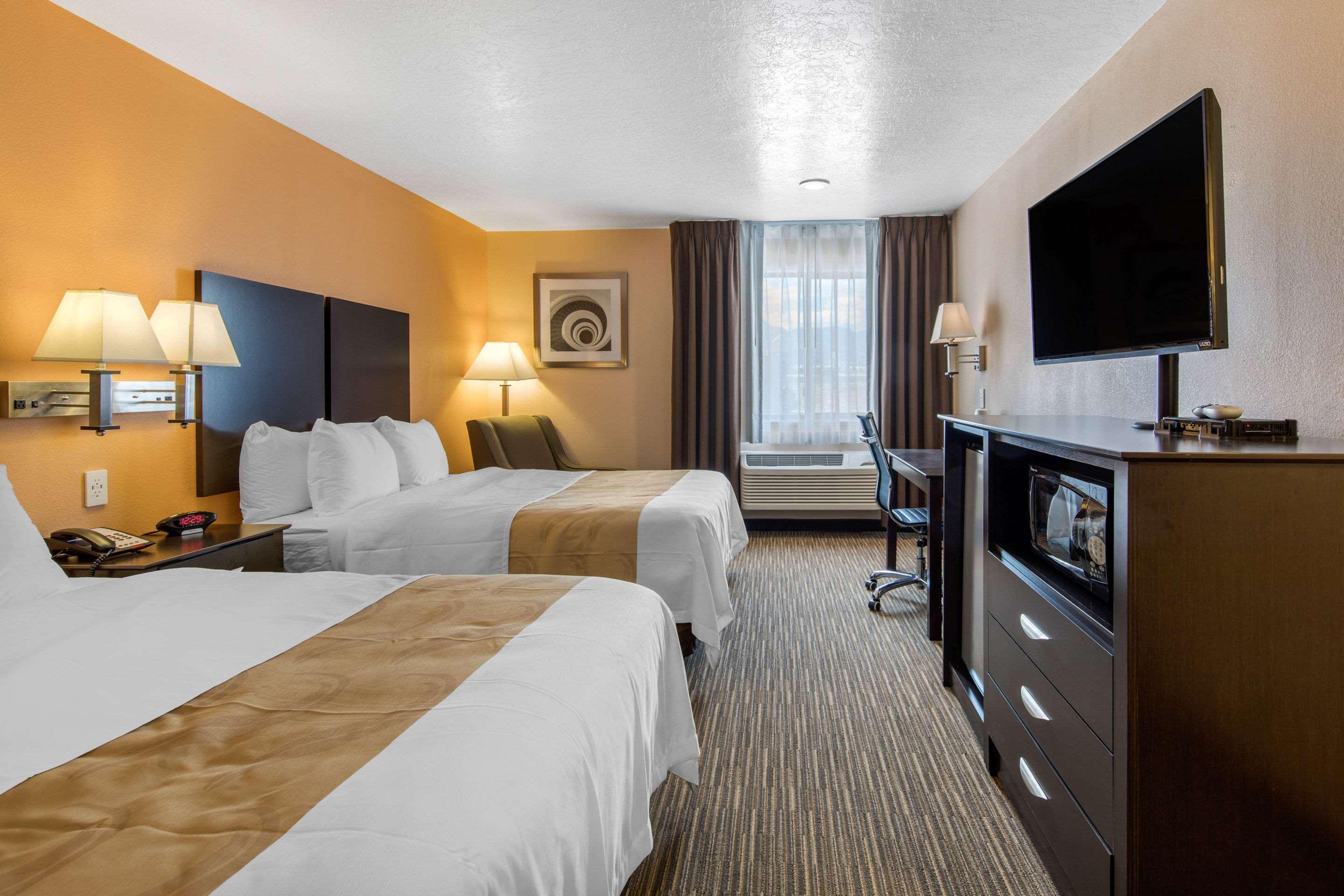 Quality & North Near Balloon Fiesta Park 2*