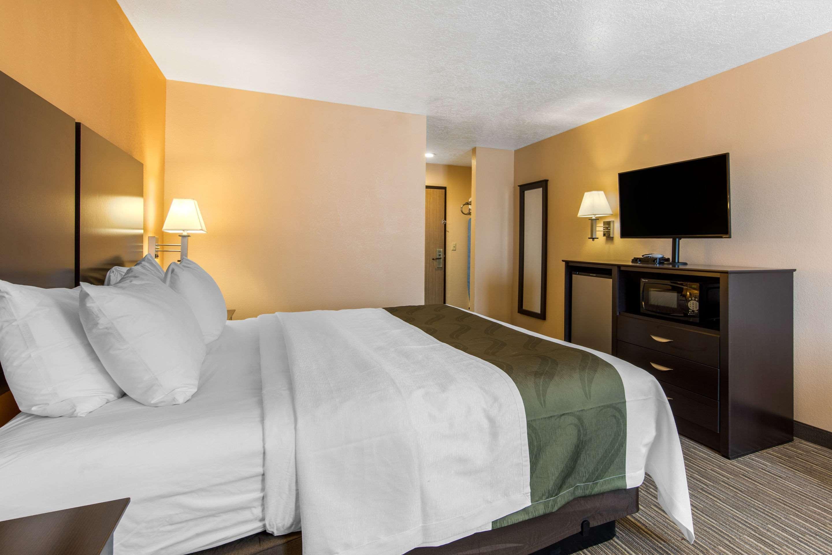 Hotel Quality & North Near Balloon Fiesta Park Albuquerque