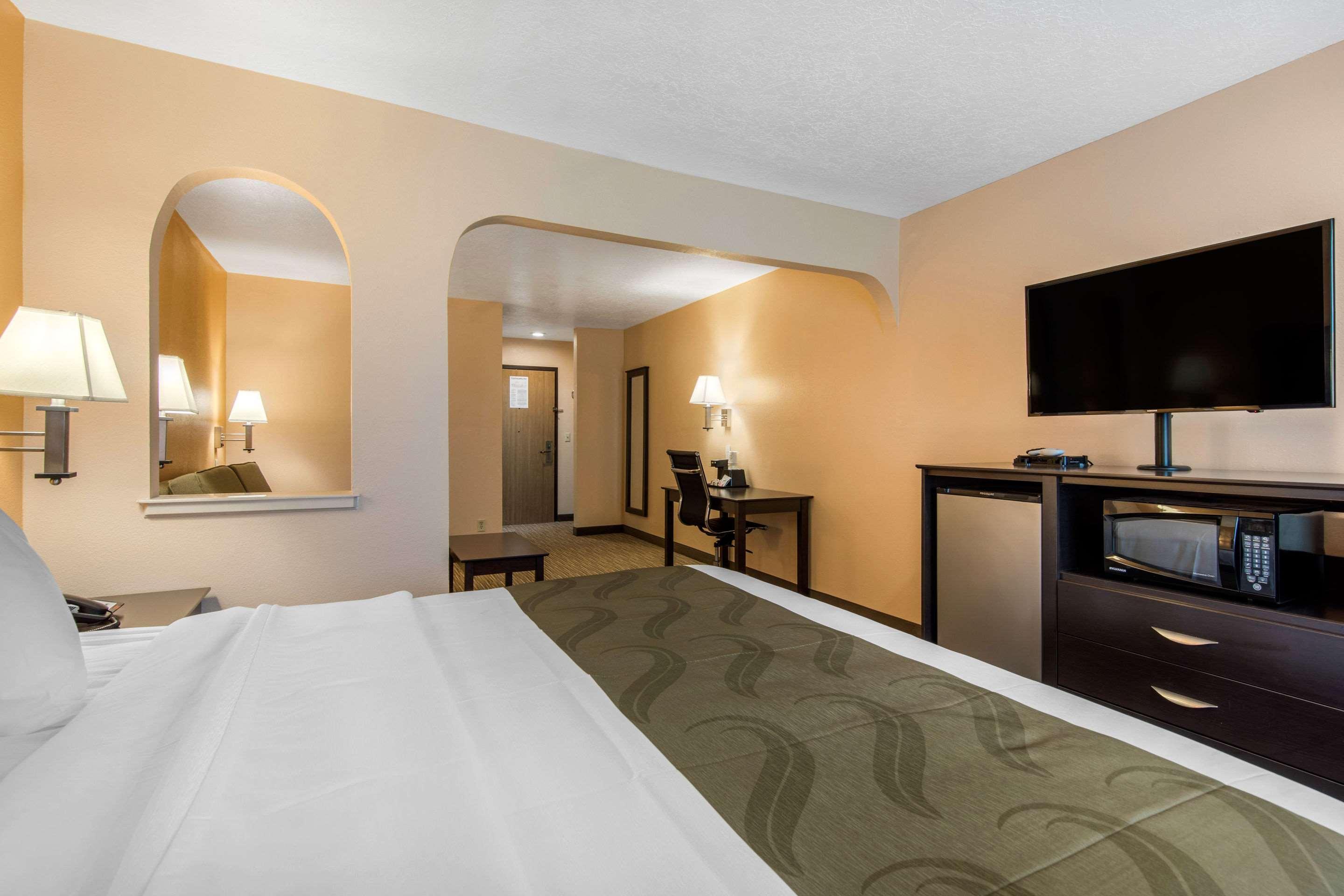 Hotel Quality & North Near Balloon Fiesta Park Albuquerque