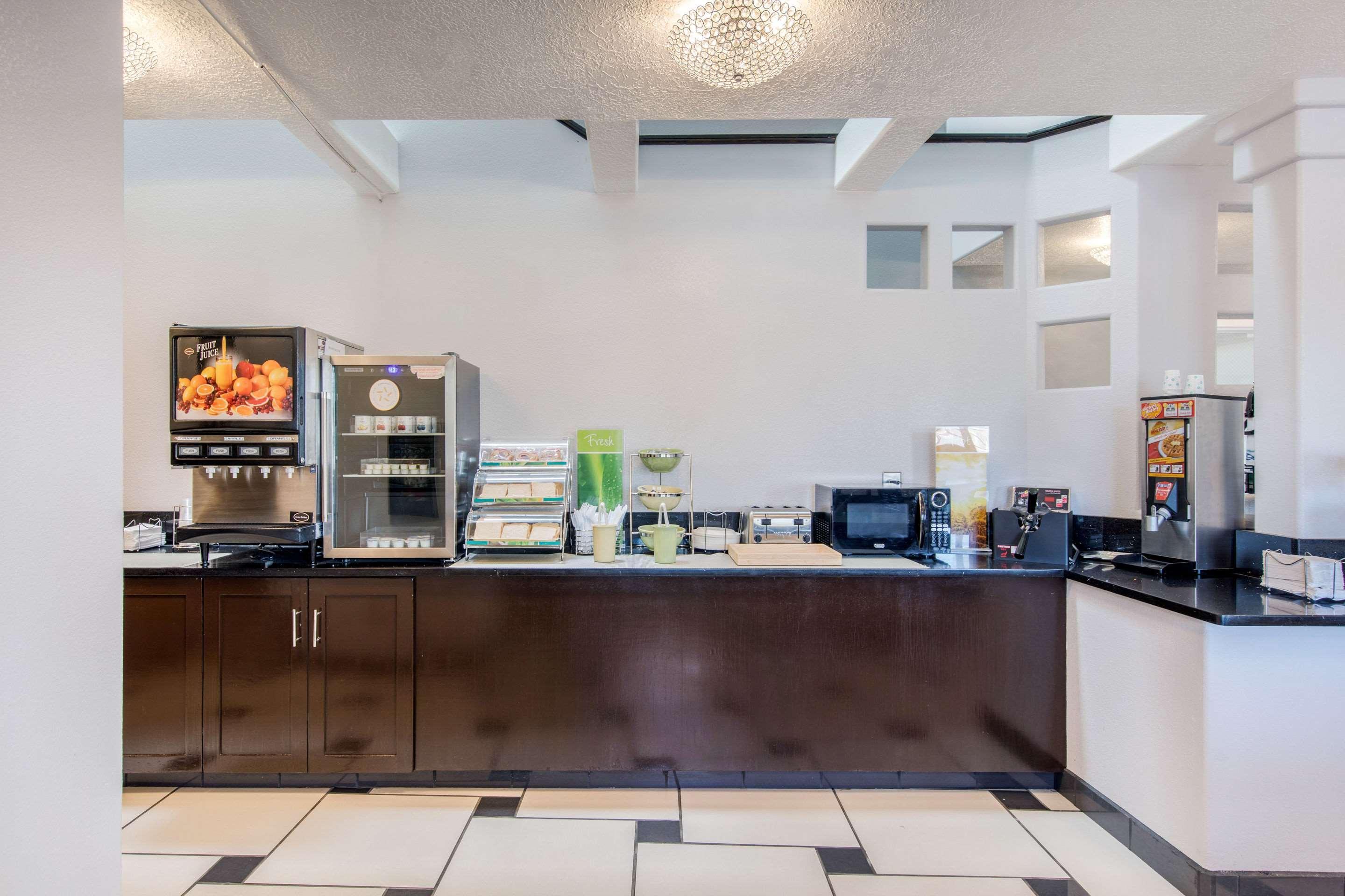 Hotel Quality & North Near Balloon Fiesta Park Albuquerque