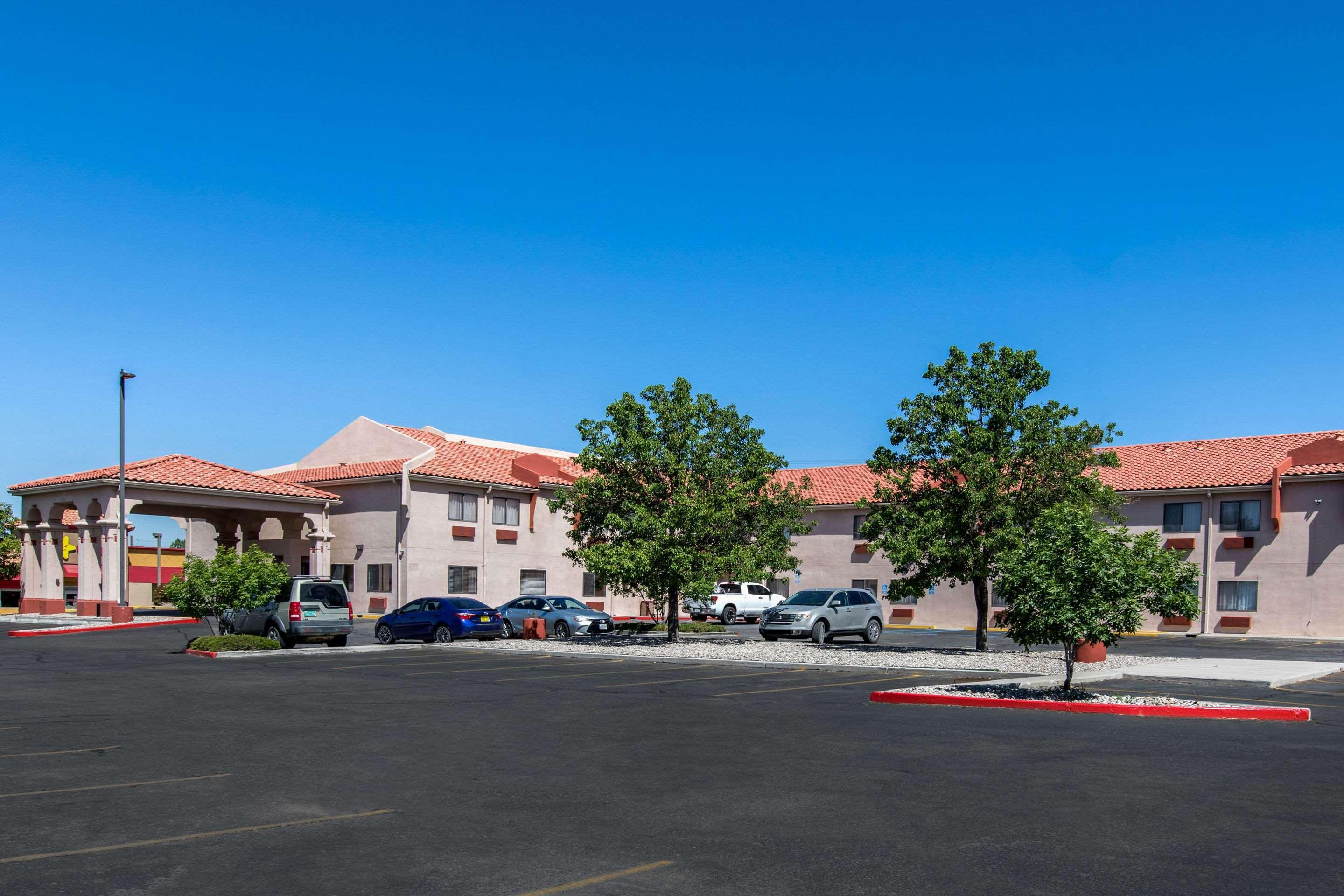 Quality & North Near Balloon Fiesta Park 2*