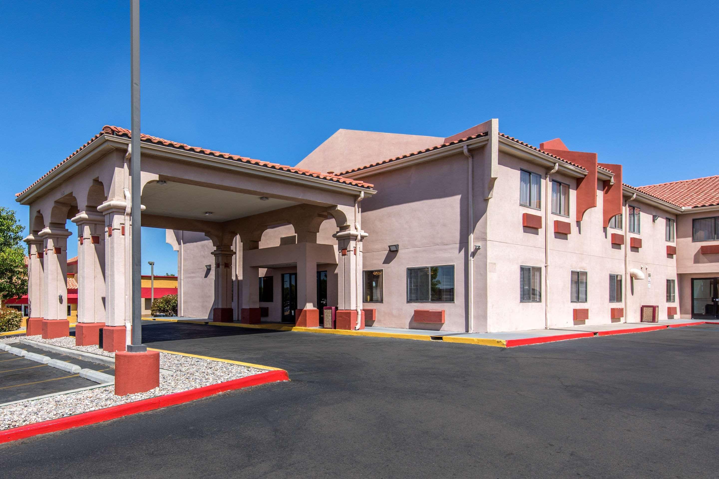 Quality & North Near Balloon Fiesta Park 2*
