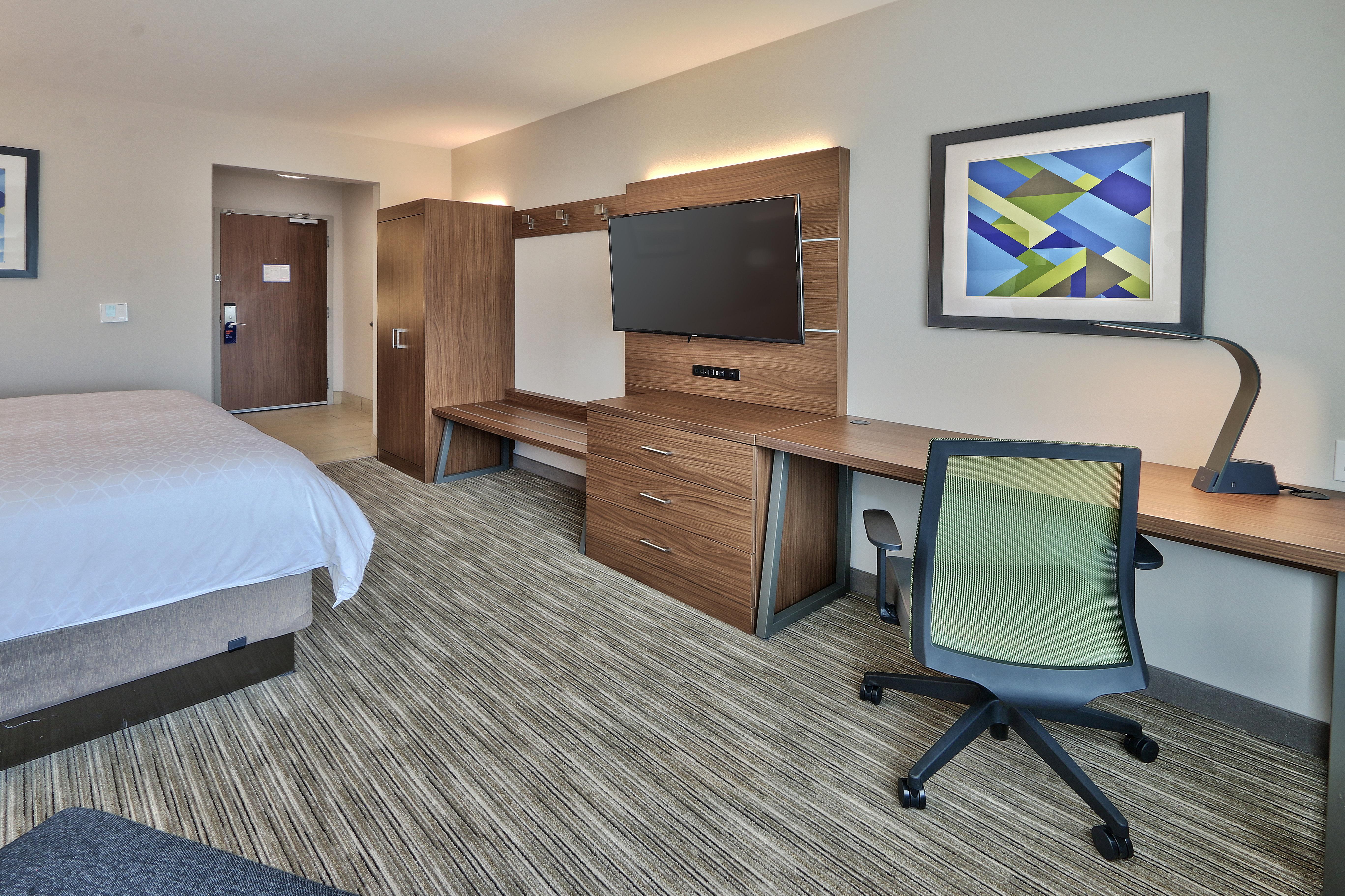 Express & - East By Ihg Hotel