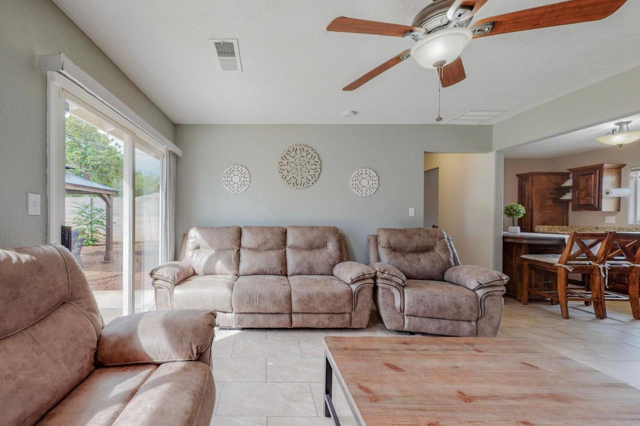 Comfortable 3-bedroom With Spacious Backyard Holiday home *
