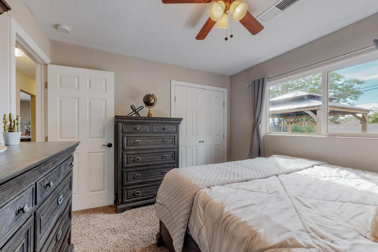 Comfortable 3-bedroom With Spacious Backyard Holiday home *