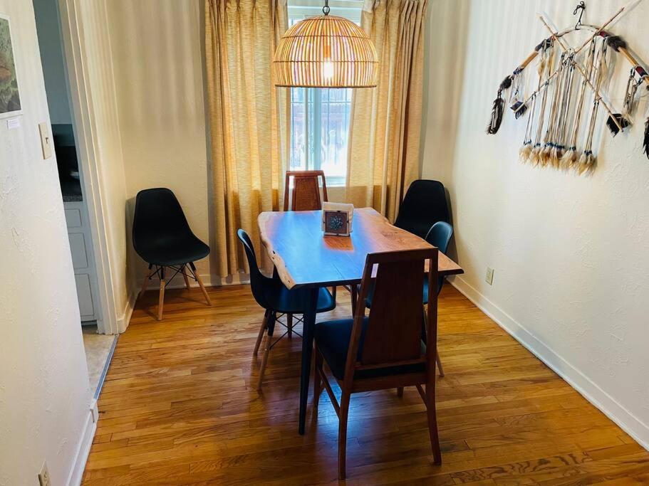 Vintage Charm Vacation With Modern Comforts Near Old Town Albuquerque