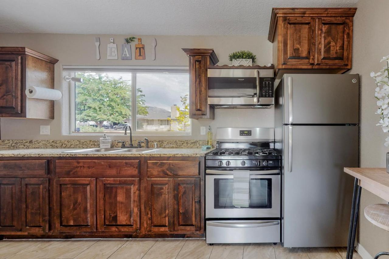 Comfortable 3-bedroom With Spacious Backyard Albuquerque