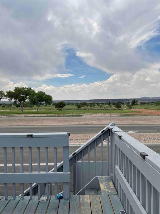 Comfy, Contemporary Quiet Retreat Vacation With Views Albuquerque