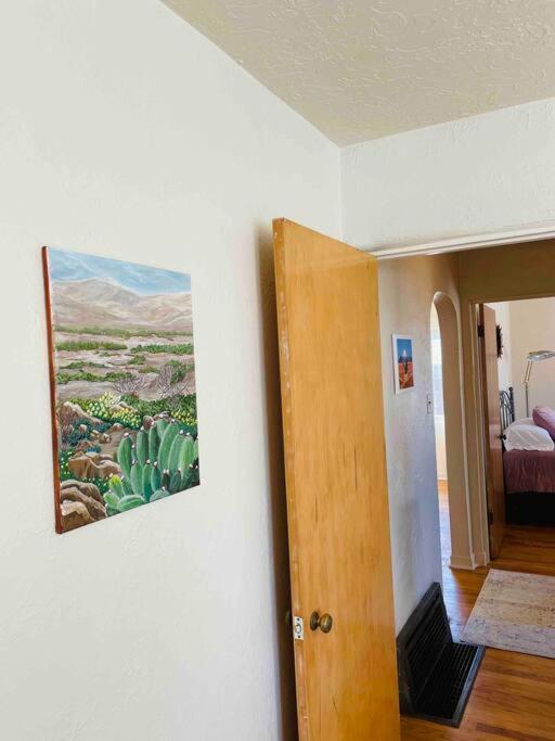 Holiday home Vintage Charm Vacation With Modern Comforts Near Old Town