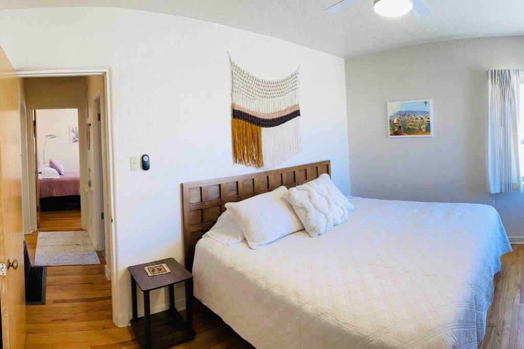 Vintage Charm Vacation With Modern Comforts Near Old Town Albuquerque
