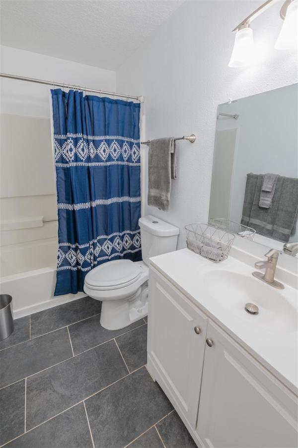 Pheasant Run - 4 Bedroom House Fully Updated!! Holiday home Albuquerque