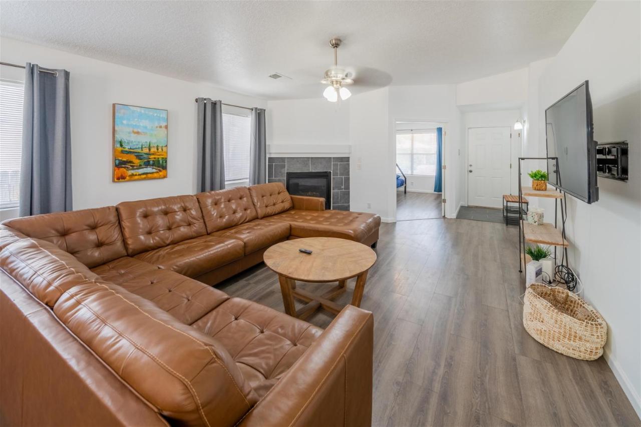Pheasant Run - 4 Bedroom House Fully Updated!! *