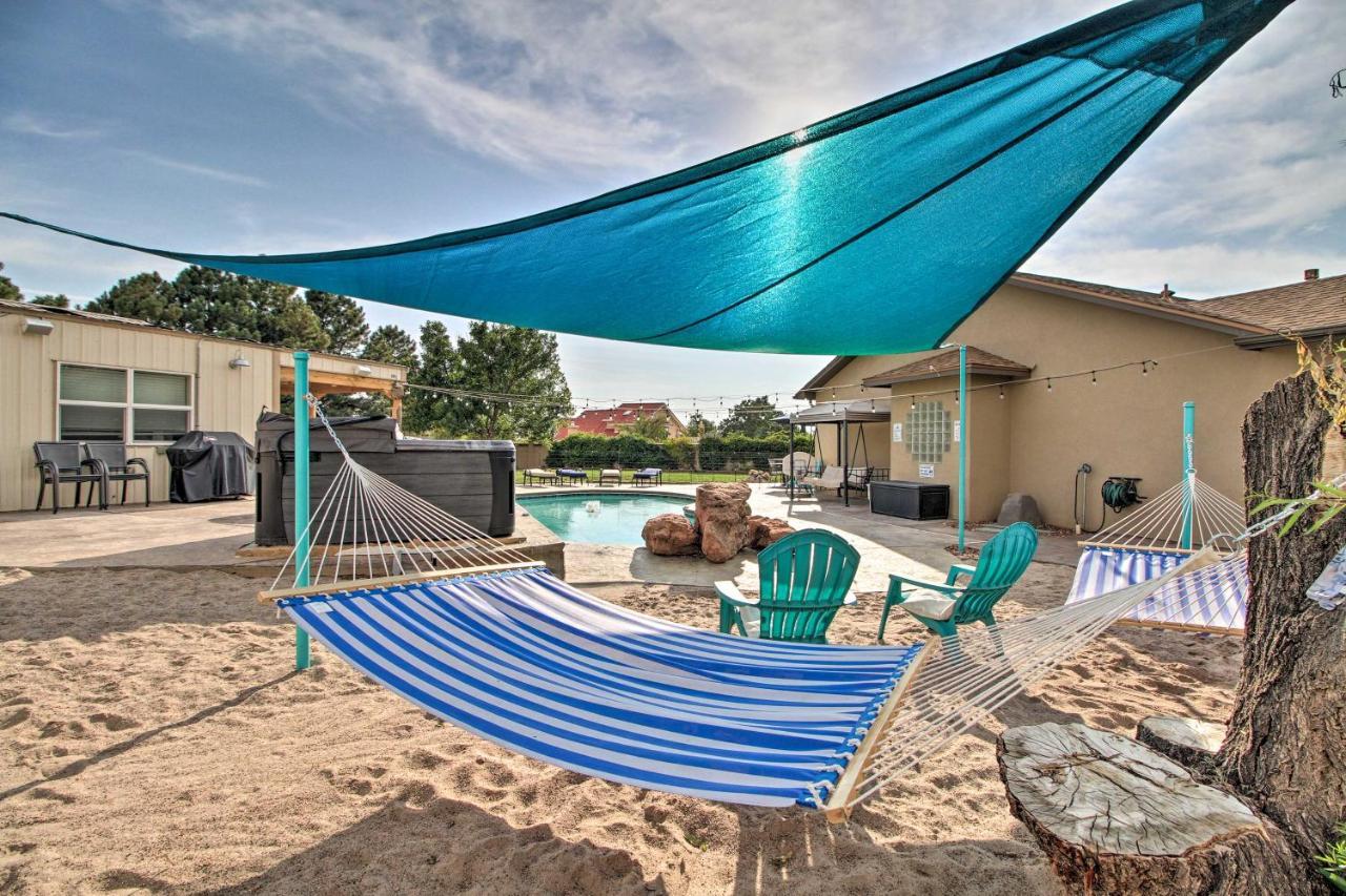 With Shared Pool And Fire Pit! Apartment *