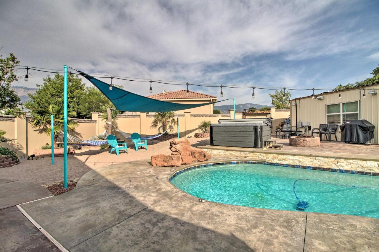 With Shared Pool And Fire Pit! Apartment