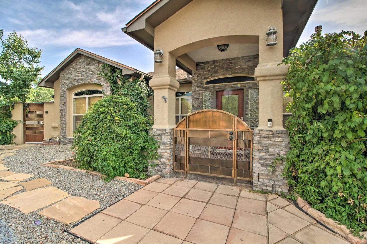 With Shared Pool And Fire Pit! * Albuquerque