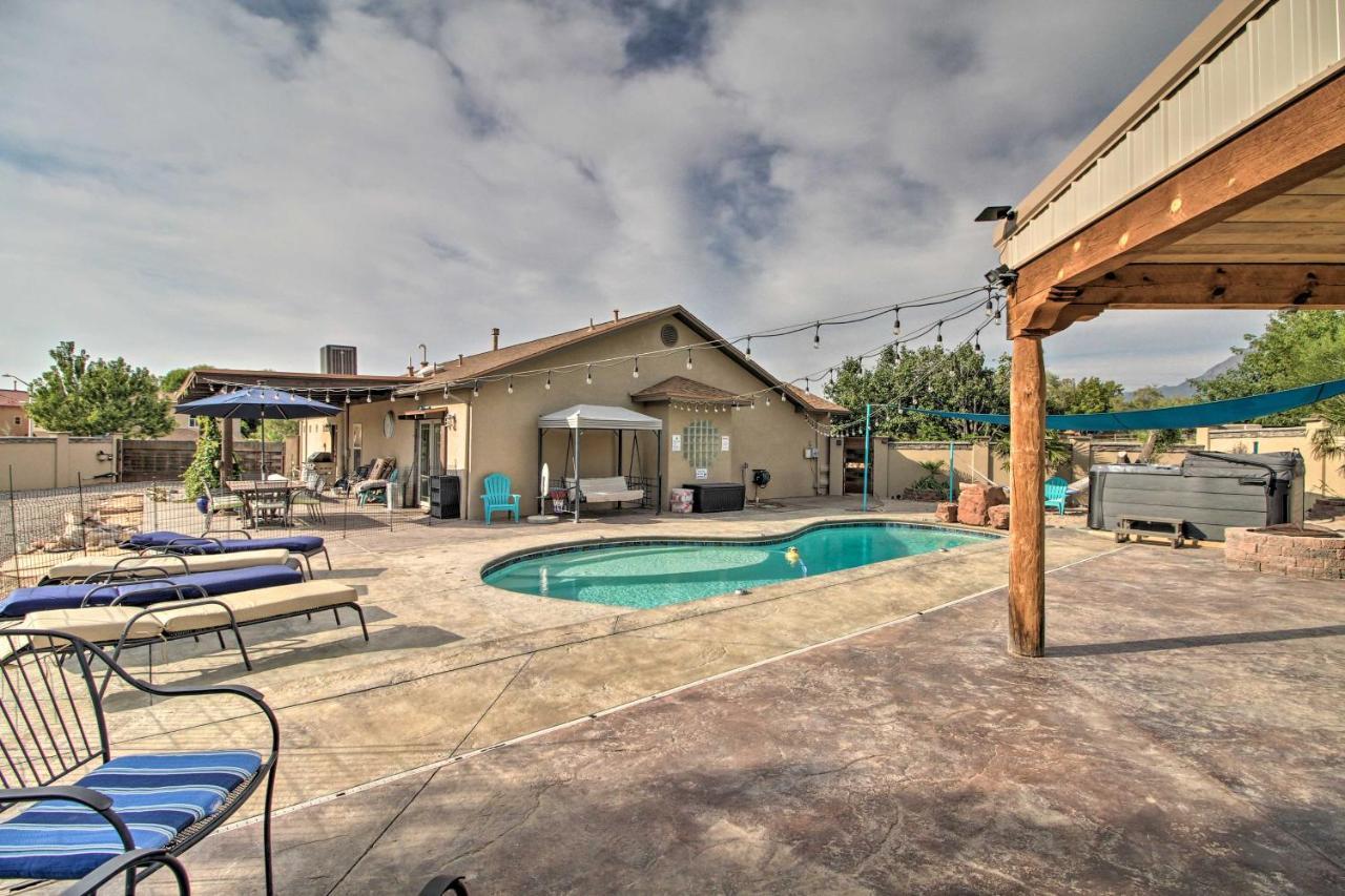 With Shared Pool And Fire Pit! Albuquerque