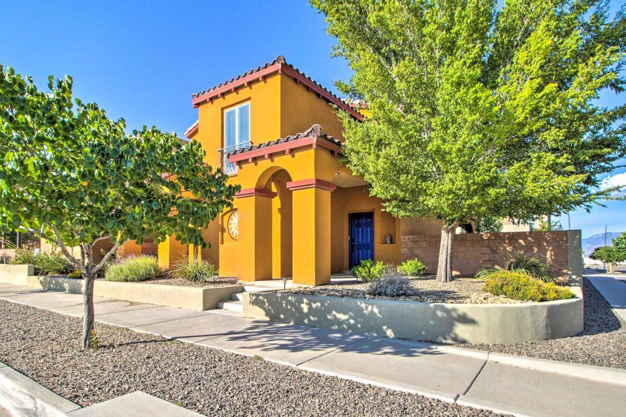 Holiday home Updated Abq Getaway Walk To Netflix Studios! *