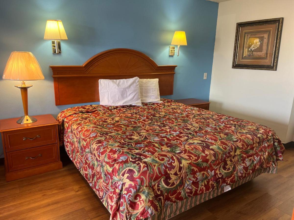 Hotel Extended *