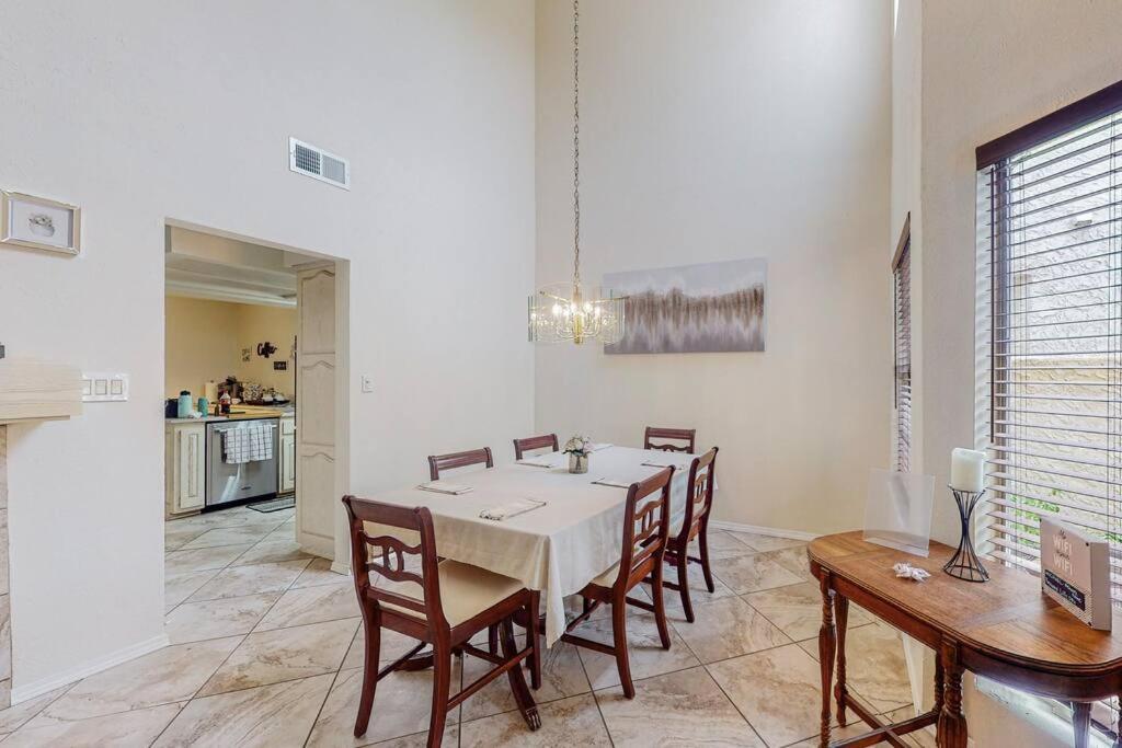 Holiday home Gated Community Two Master Br Jacuzzi Tub Albuquerque