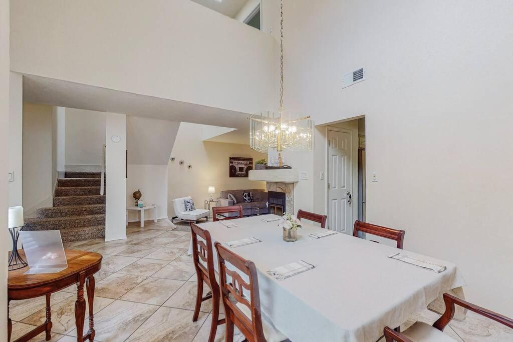 Gated Community Two Master Br Jacuzzi Tub Holiday home Albuquerque