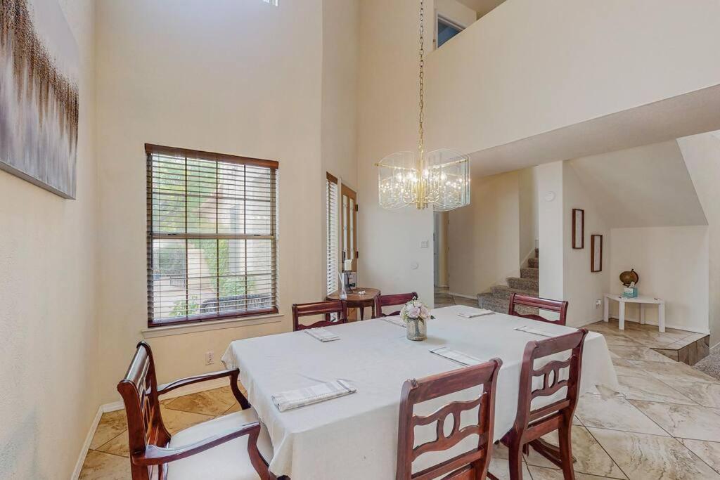 Gated Community Two Master Br Jacuzzi Tub