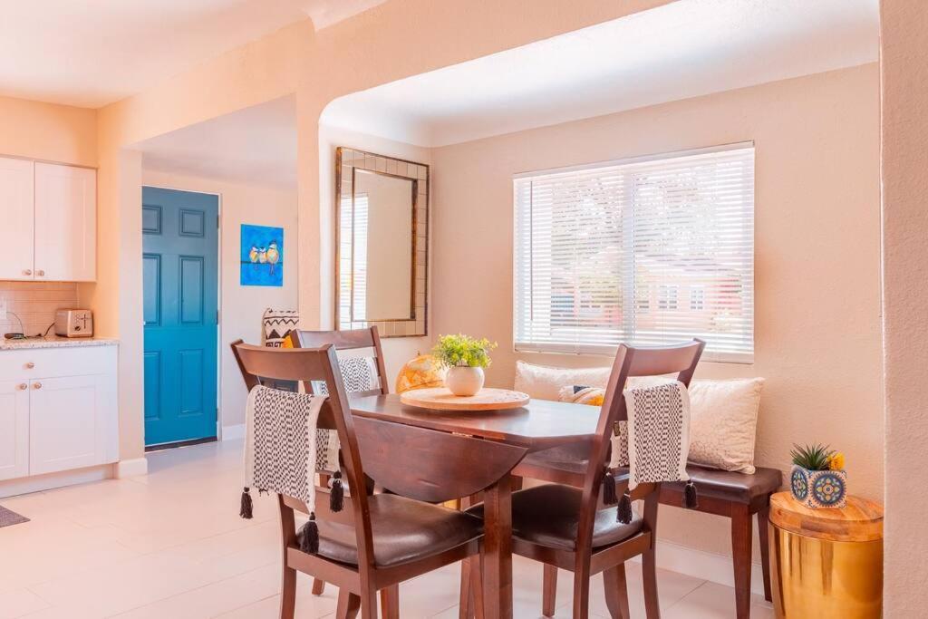 The Patito: Walk To The Zoo, Cafes And Restaurants Holiday home *