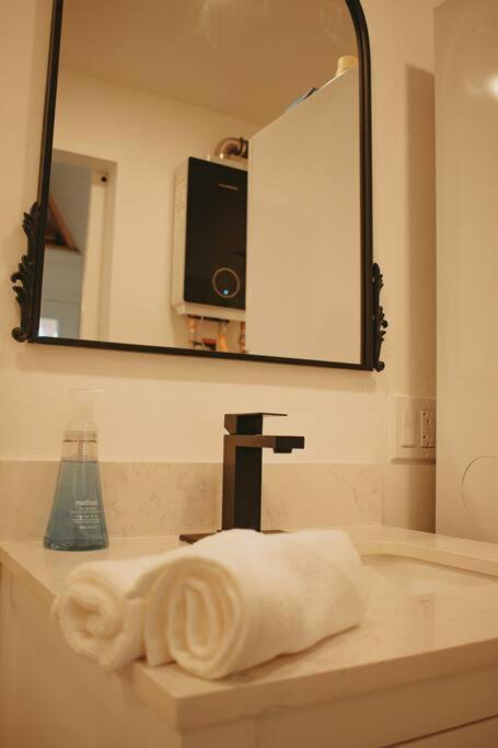 Agave Tiny House At Cactus Flower-hot Tub-pet Friendly-no Pet Fees! *