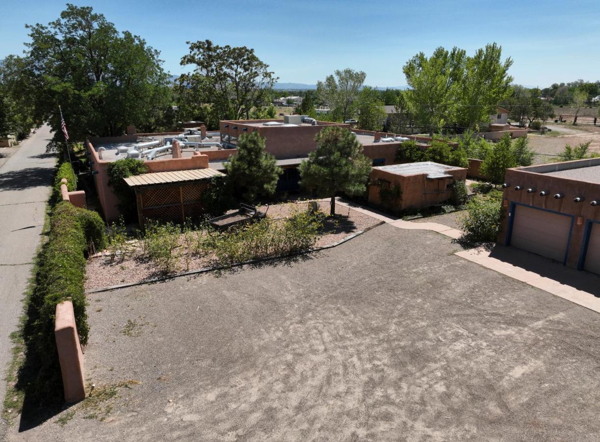 Loba Luna-come To Enchantment Bed & Breakfast