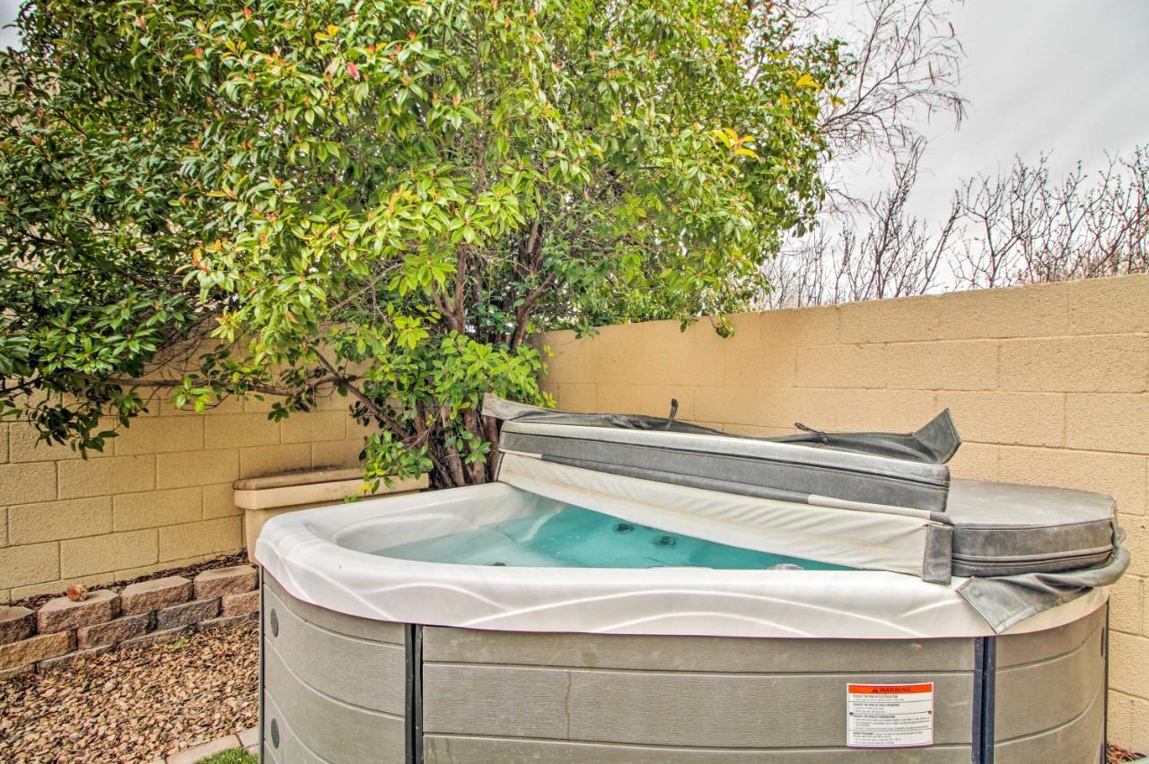 Vacation With Hot Tub! *