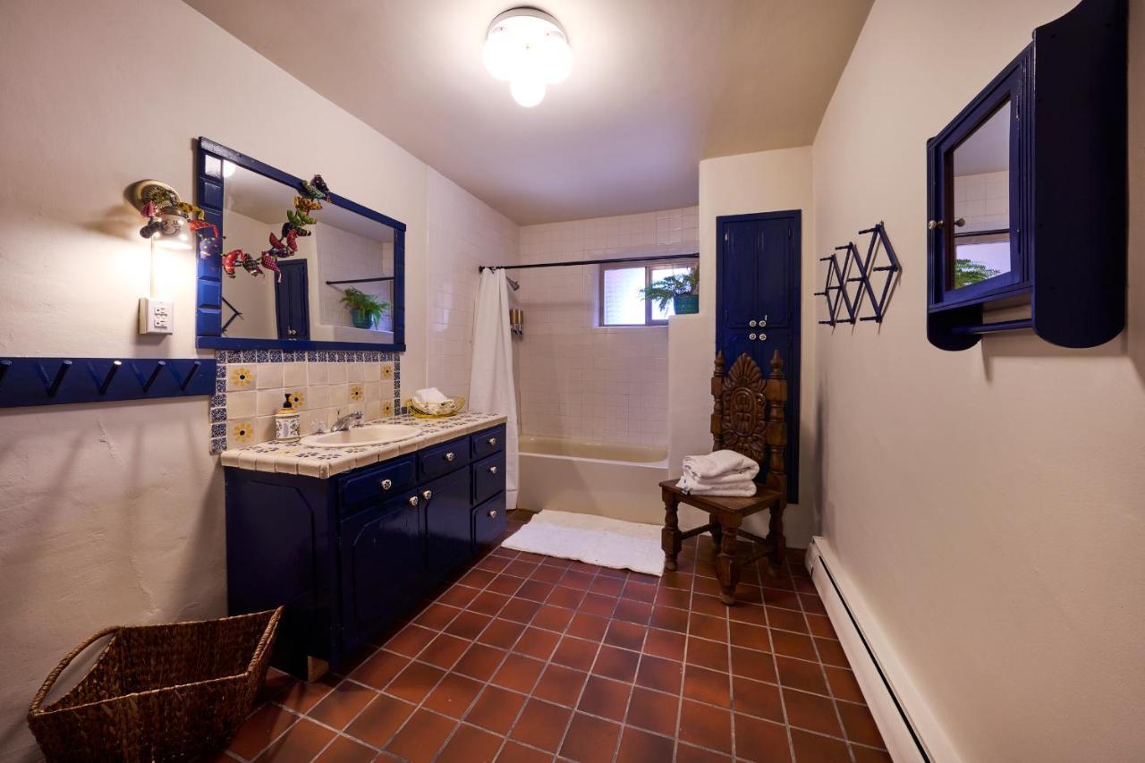Loba Luna-come To Enchantment Bed & Breakfast