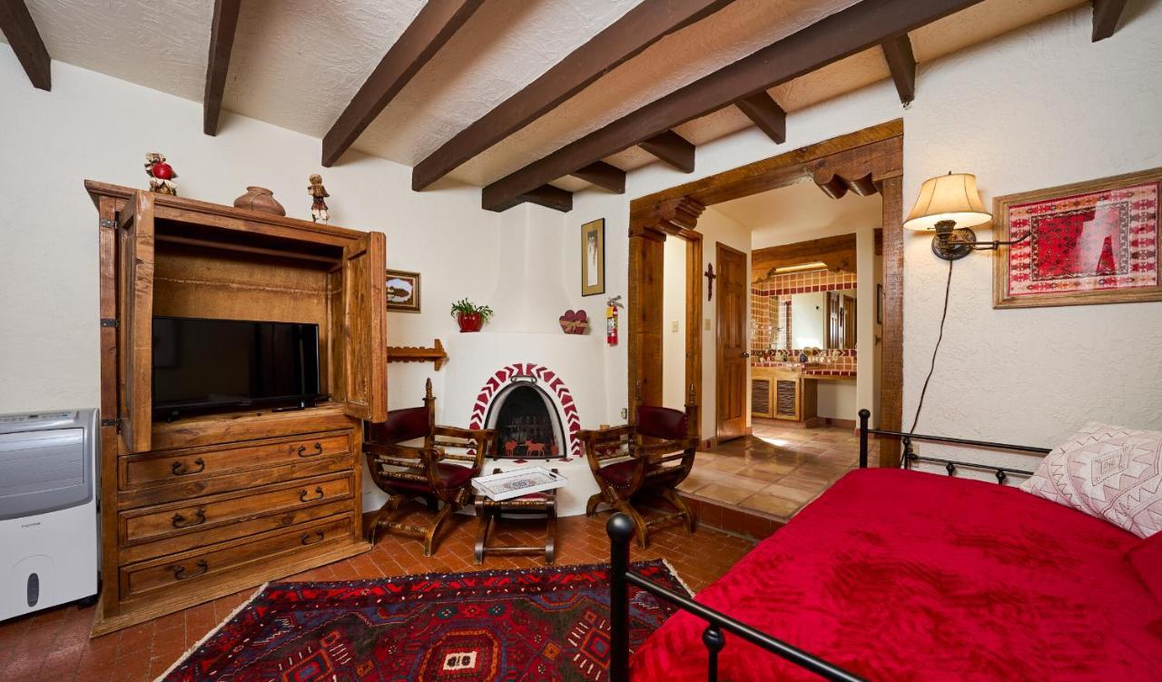 Loba Luna-come To Enchantment Bed & Breakfast Albuquerque