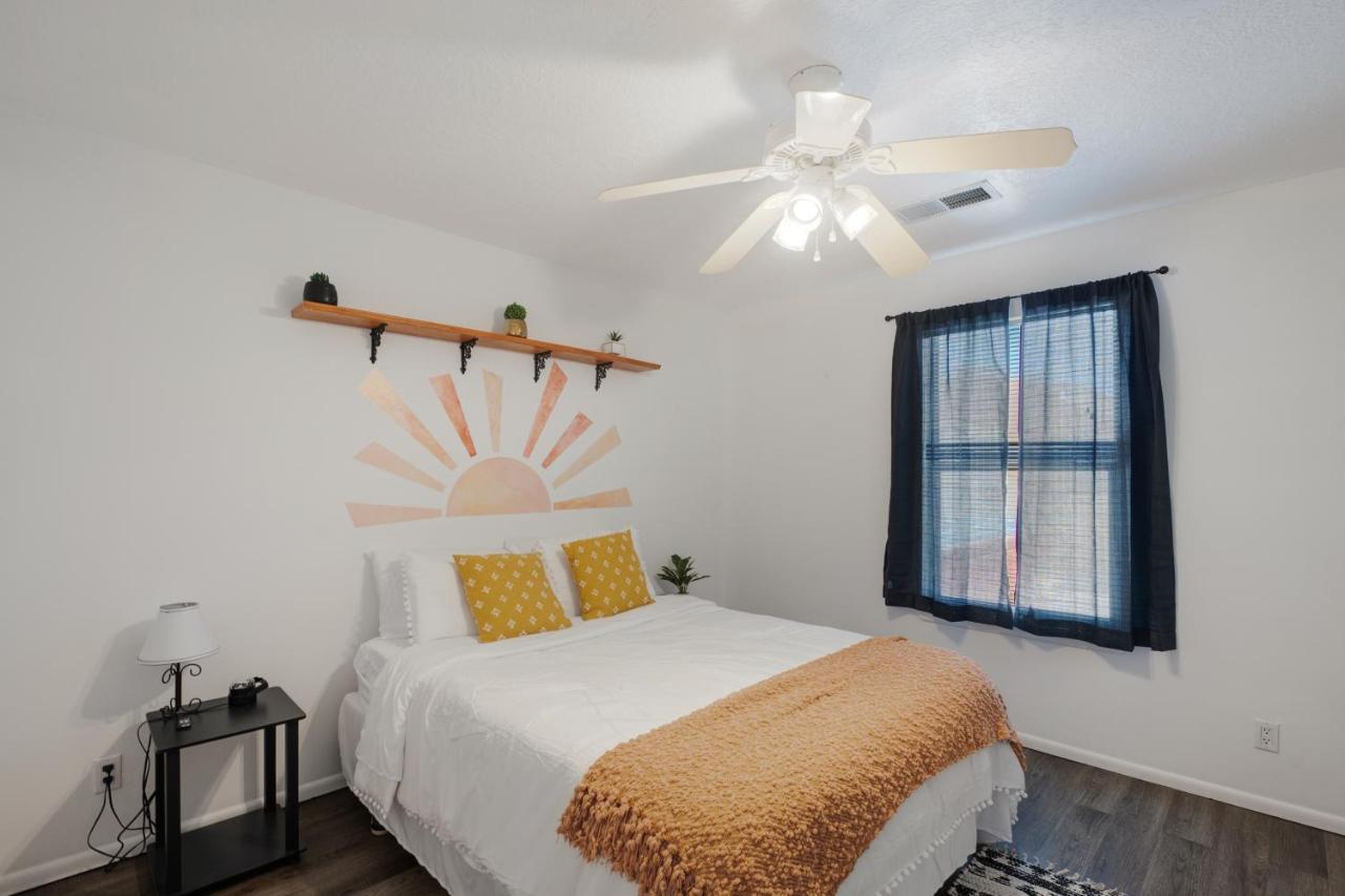 Cheerful Vibrant 3br - 3tv - New Holiday home *