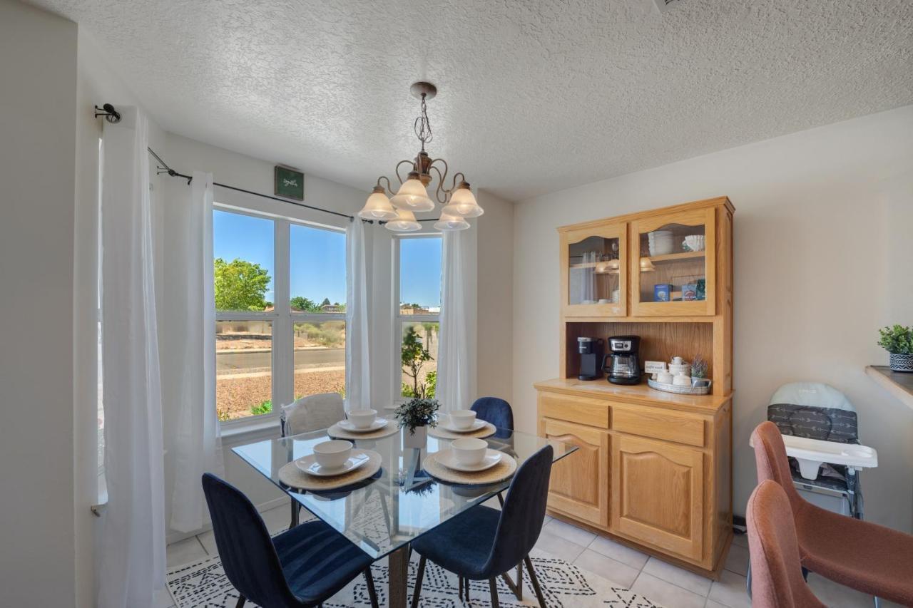 Cheerful Vibrant 3br - 3tv - New Albuquerque
