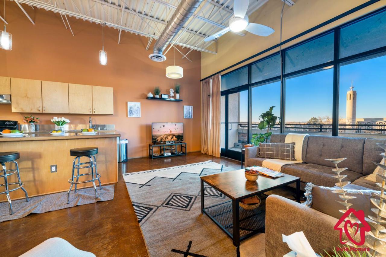 Elevated Route 66 Abq Penthouse- An Irvie Albuquerque