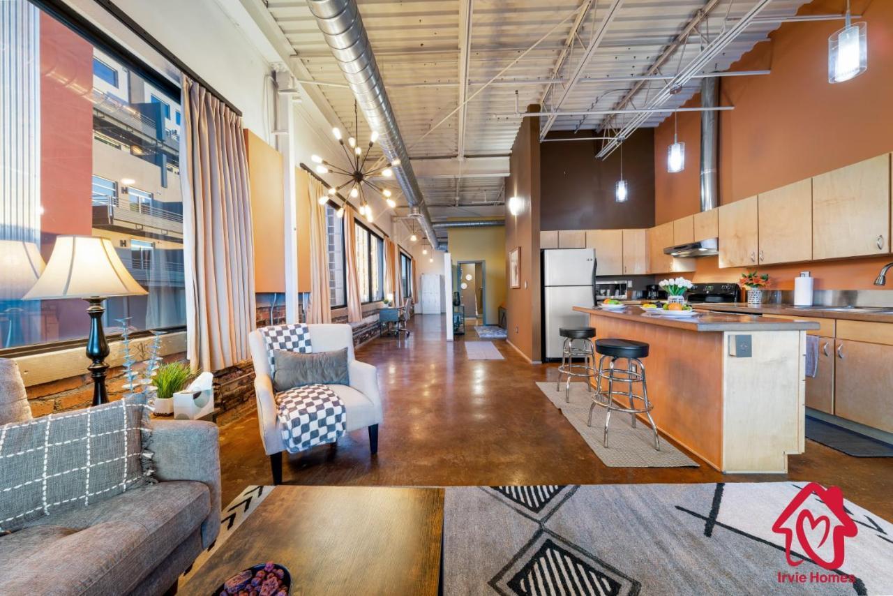 Apartment Elevated Route 66 Abq Penthouse- An Irvie Albuquerque