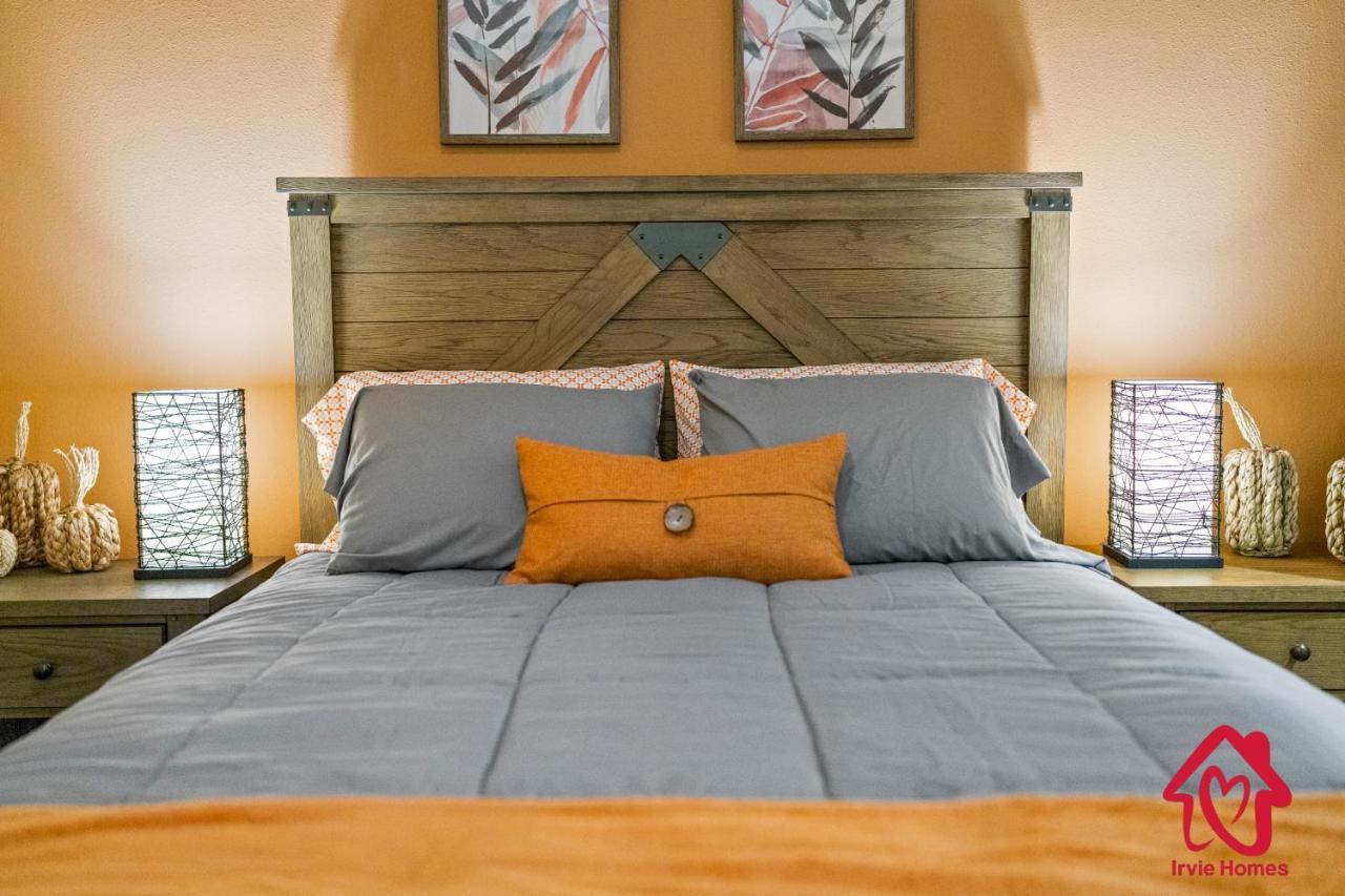 Elevated Route 66 Abq Penthouse- An Irvie
