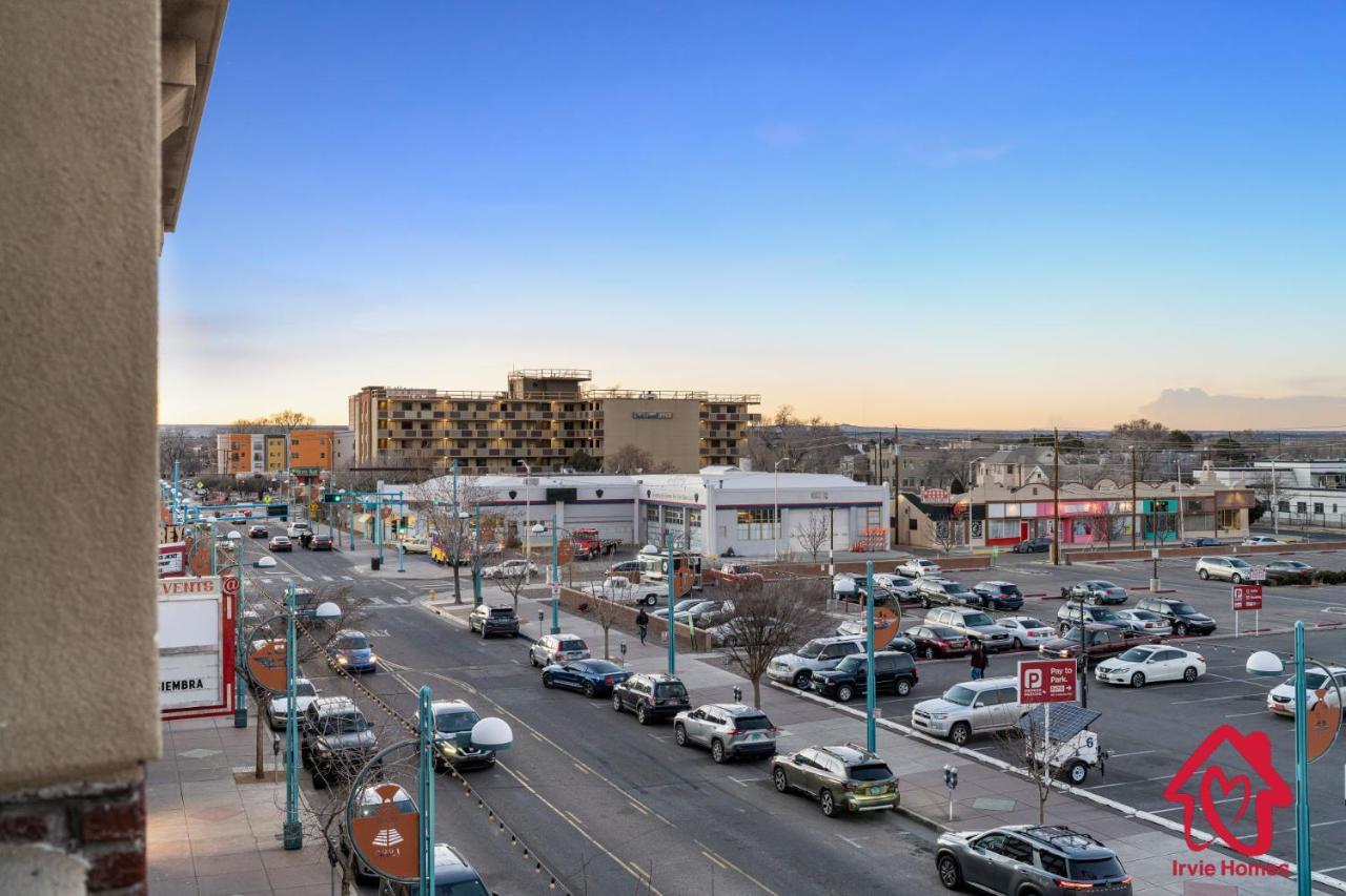 Elevated Route 66 Abq Penthouse- An Irvie