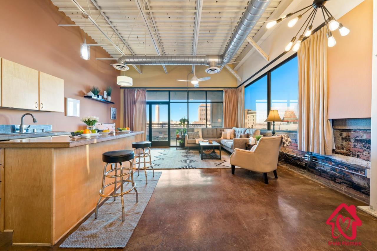 Apartment Elevated Route 66 Abq Penthouse- An Irvie *