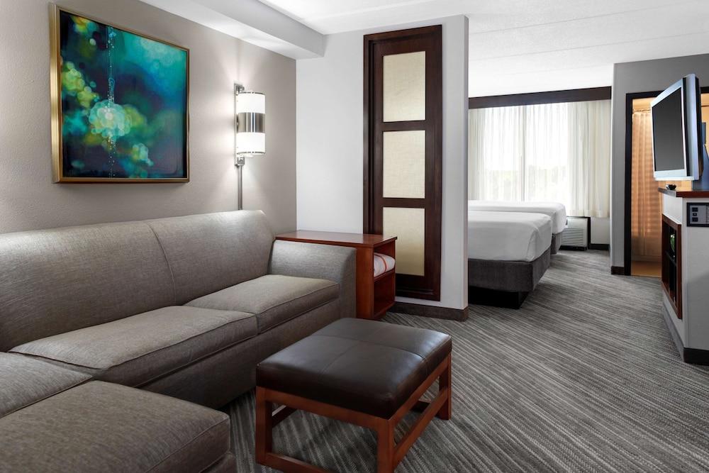 Hyatt Place Airport Hotel 3*