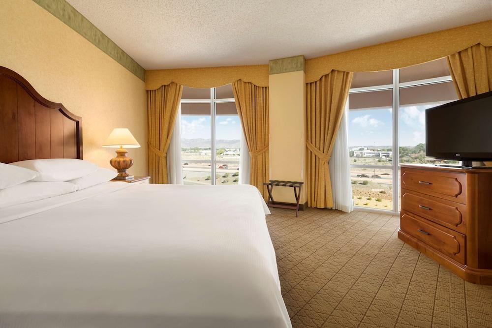 Hotel Embassy By Hilton 3*