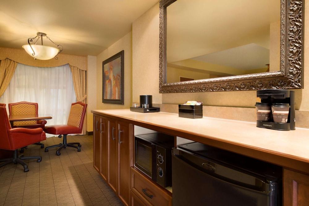 Embassy By Hilton 3* Albuquerque