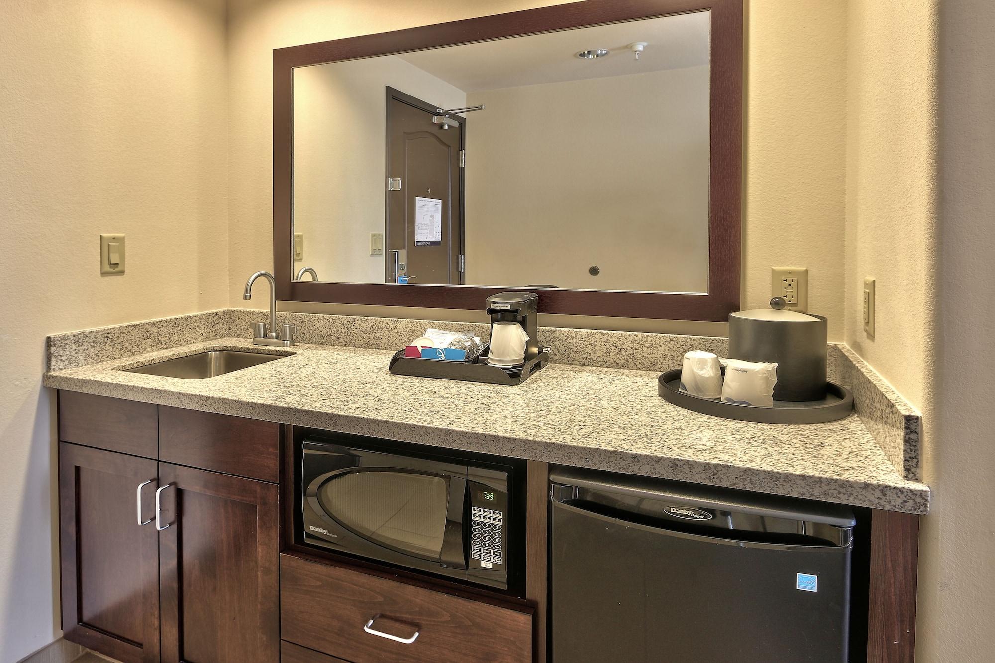 Hotel Hampton & North/i-25