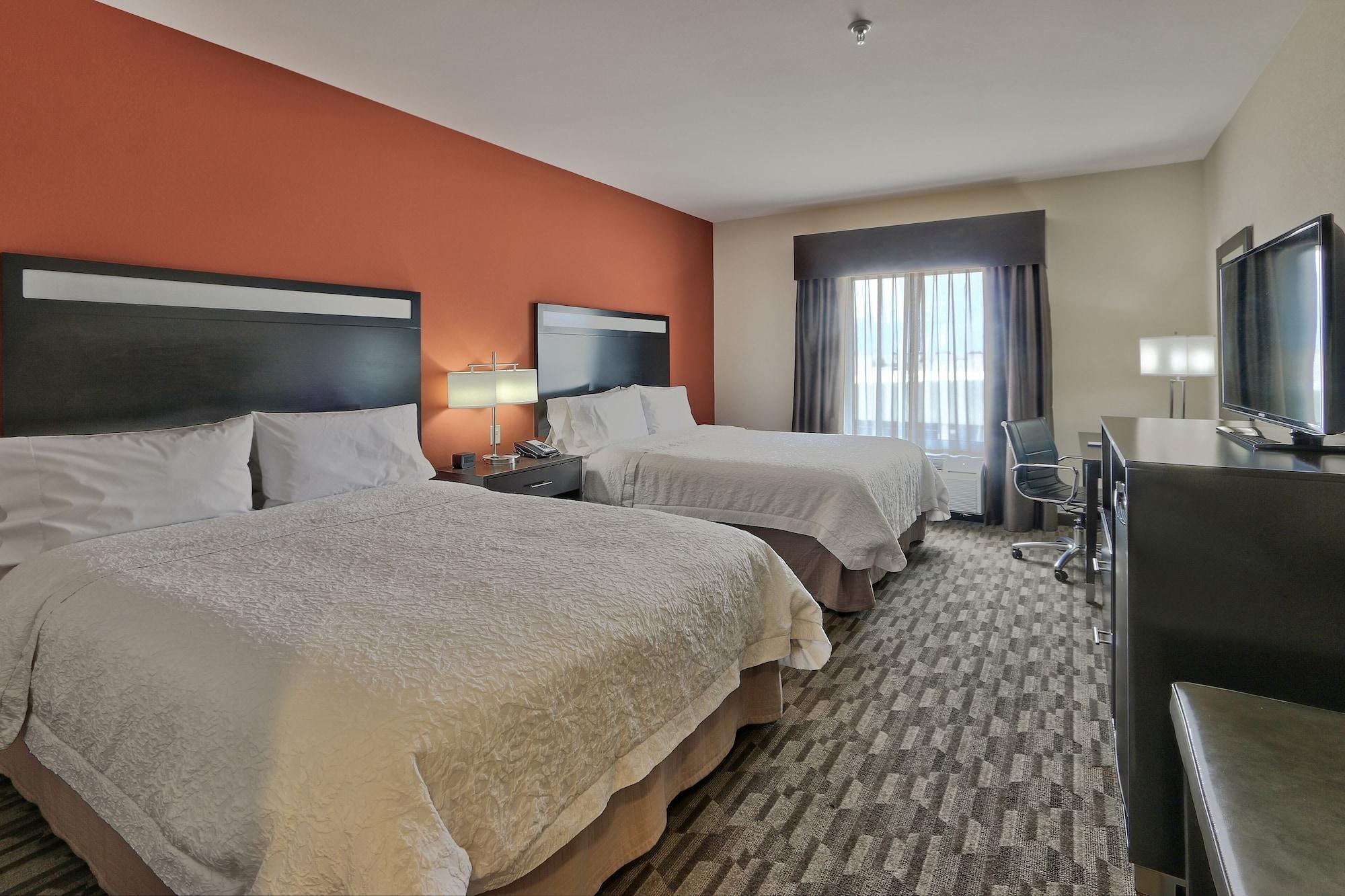 Hampton & North/i-25 Hotel