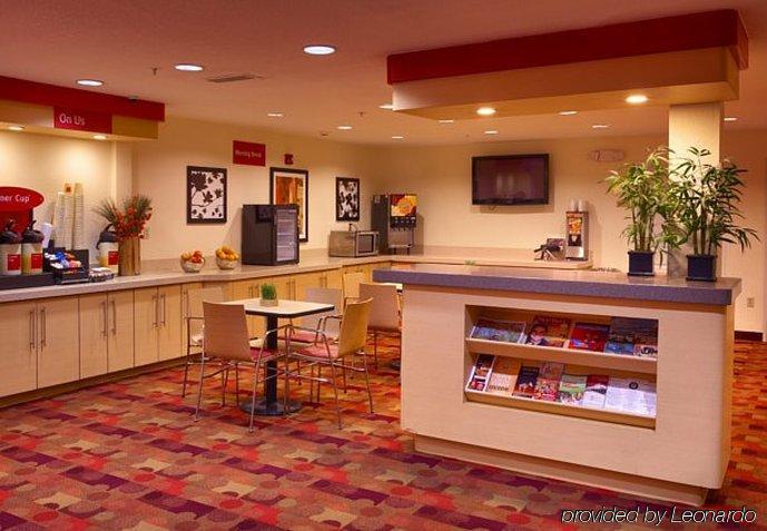 Towneplace By Marriott Airport Hotel 3*