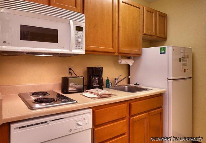 Towneplace By Marriott Airport 3*