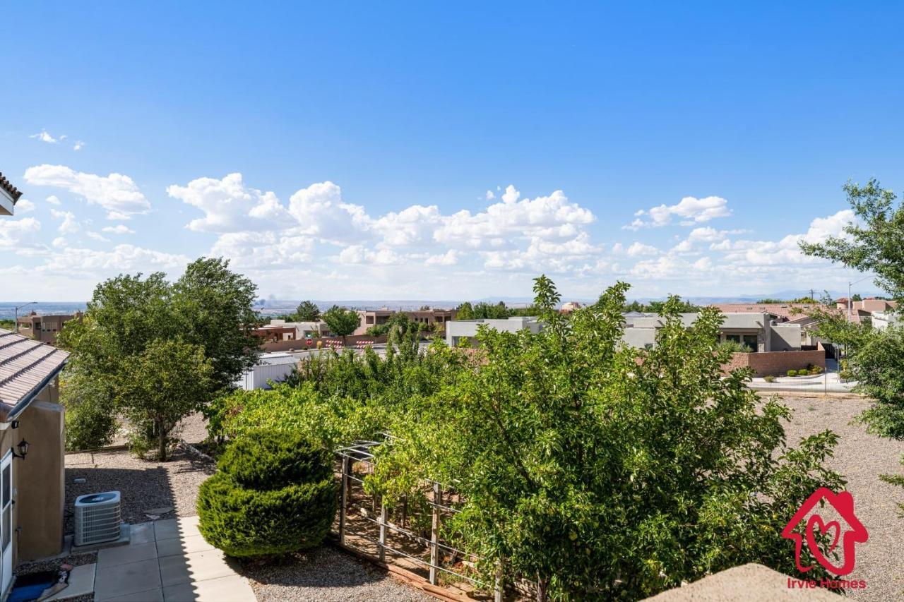 Sandia Sunsets- 8 Minutes To Balloon Fiesta Park Holiday home *