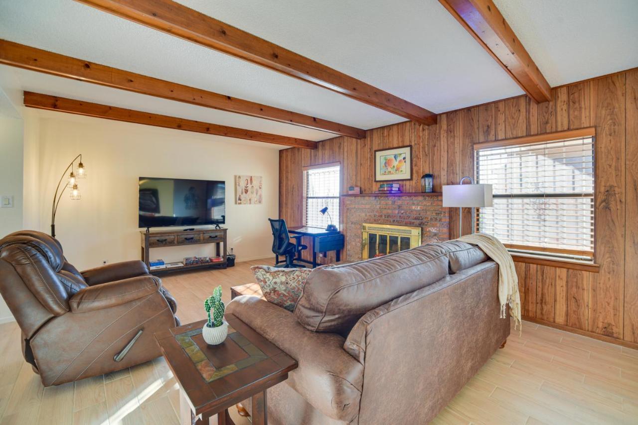 Holiday home Abode With Large Yard 10 Mi To Downtown Albuquerque