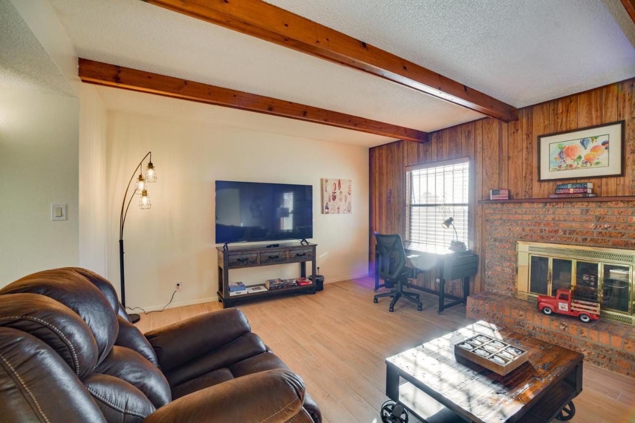 Abode With Large Yard 10 Mi To Downtown *