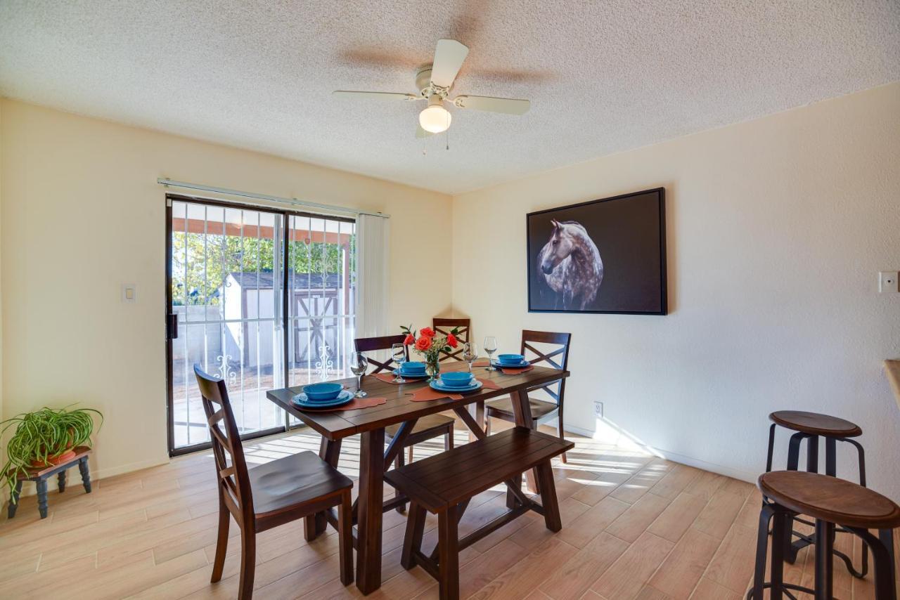 Abode With Large Yard 10 Mi To Downtown Holiday home